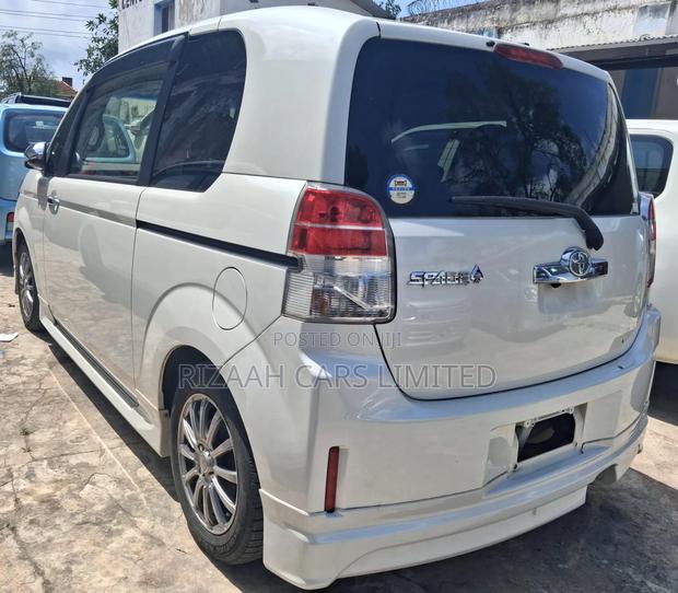 Toyota Spade 1.5 2019 White