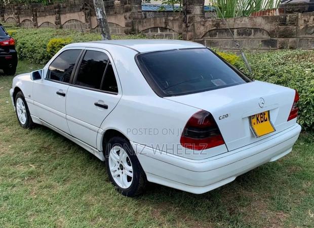 Mercedes-Benz C200 1999 White