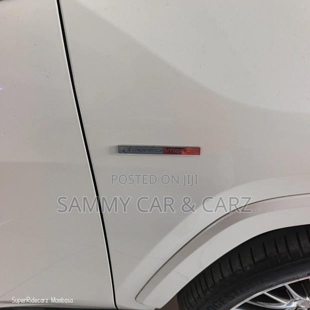 Toyota RAV4 2020 White