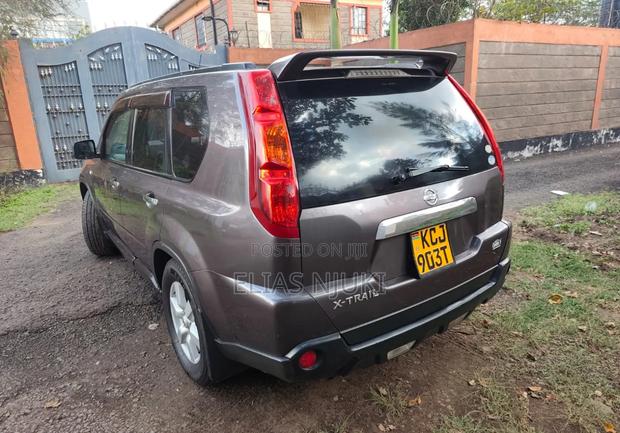 Nissan X-Trail 2010 Purple