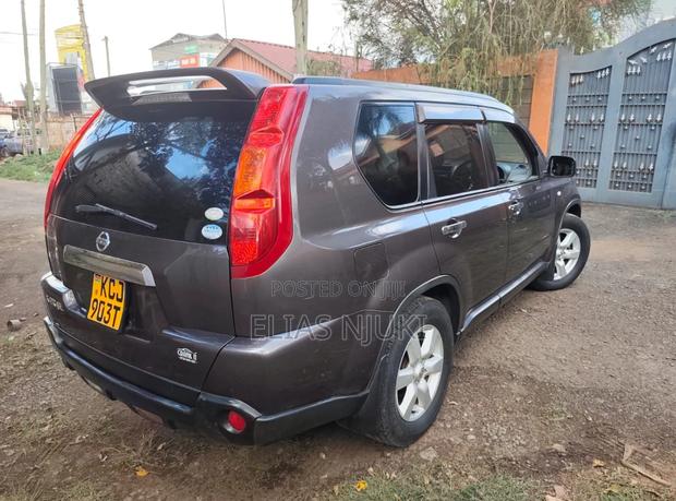 Nissan X-Trail 2010 Purple