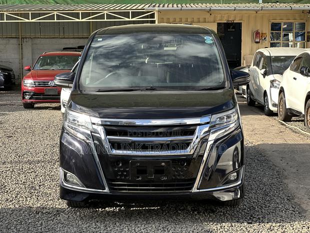 Toyota Esquire 2.0 FWD (7 seater) 2019 Purple