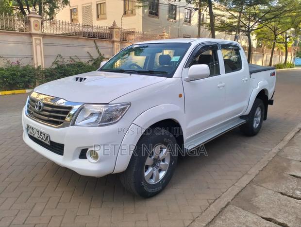 Toyota Hilux 2.5 D-4D SRX 2011 White