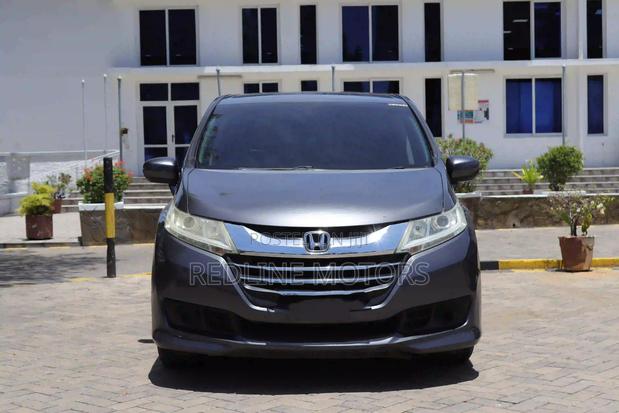 Honda Odyssey 2.4 G 2WD (7 seater) 2015 Gray