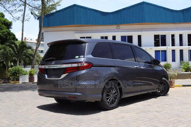 Honda Odyssey 2.4 G 2WD (7 seater) 2015 Gray