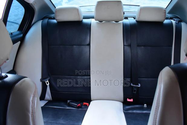 BMW 320i Sedan RWD 2010 Blue