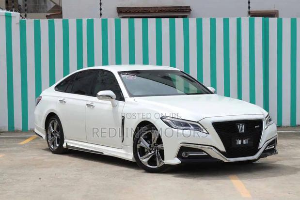 Toyota Crown 2018 White