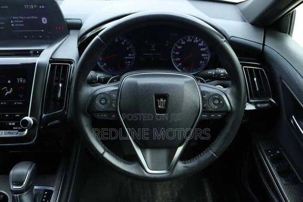 Toyota Crown 2018 White
