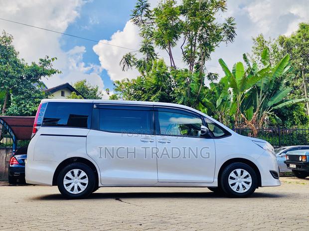Toyota Noah 2.0 FWD (8 Seater) 2018 Silver