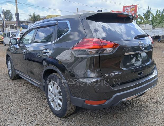 Nissan X-Trail 2018 Green