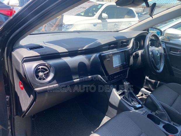 Toyota Auris 2018 Black