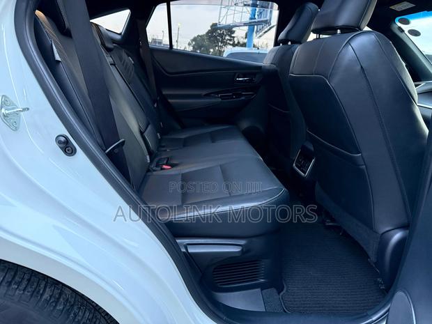 Toyota Harrier 2.0 2018 White