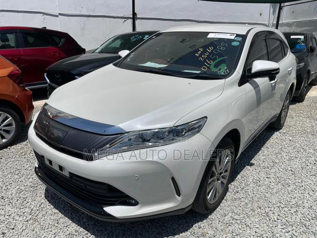 Toyota Harrier 2018 White