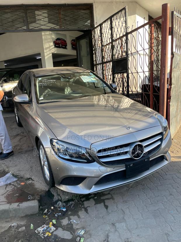 Mercedes-Benz C200 2018 Silver
