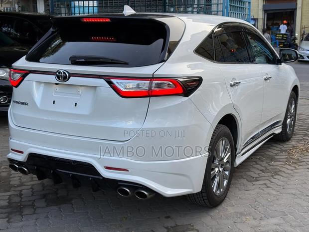 Toyota Harrier 2.0 Turbo 2019 White