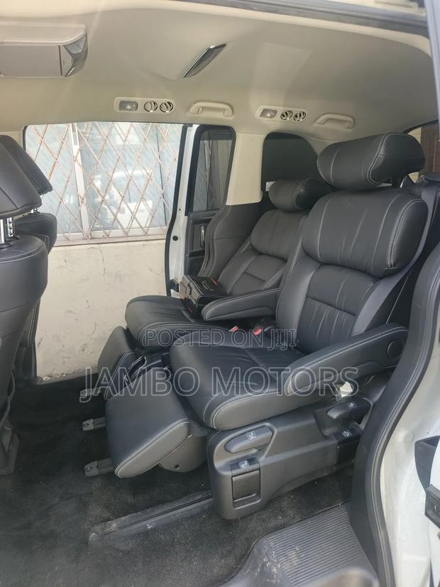 Honda Odyssey 2.0 Hybrid (7 seater) 2019 White