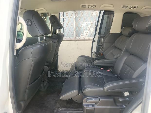 Honda Odyssey 2.0 Hybrid (7 seater) 2019 White