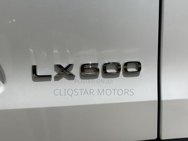 Lexus LX LX 600 2022 White