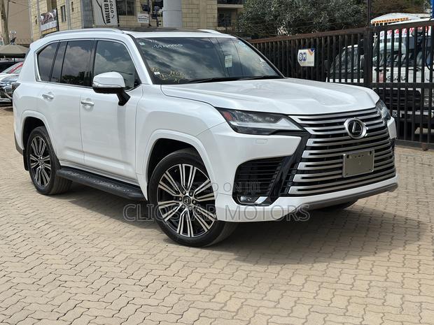 Lexus LX LX 600 2022 White