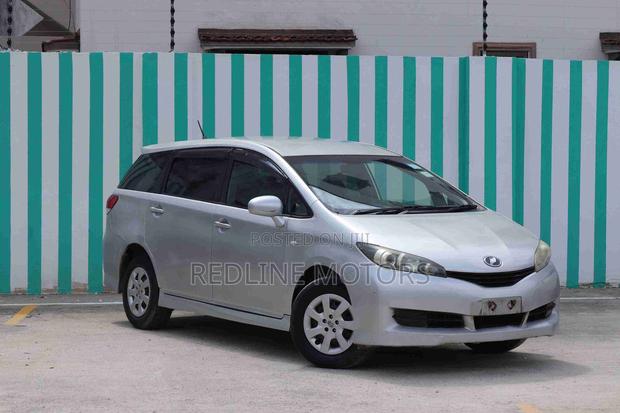Toyota Wish 2010 Silver