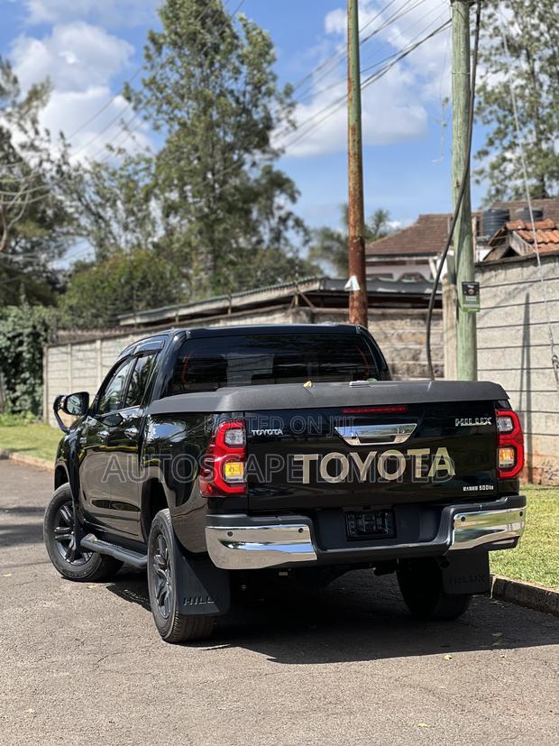 Toyota Hilux 2019 Black