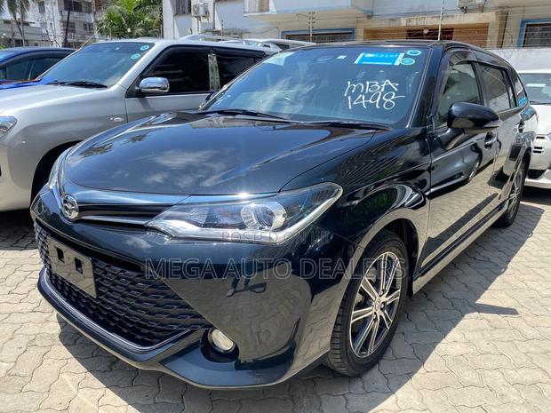 Toyota Corolla Fielder 2018 Black