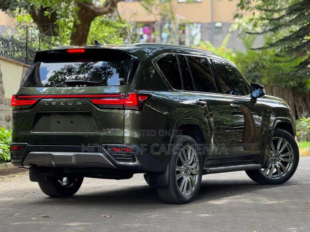 Lexus LX LX 600 2024 Green