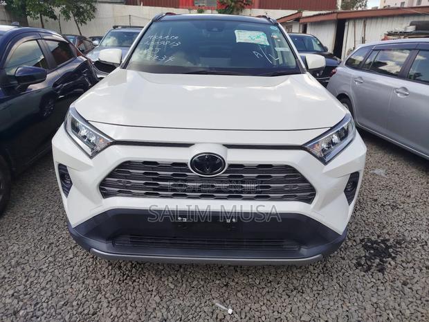 Toyota RAV4 2019 White