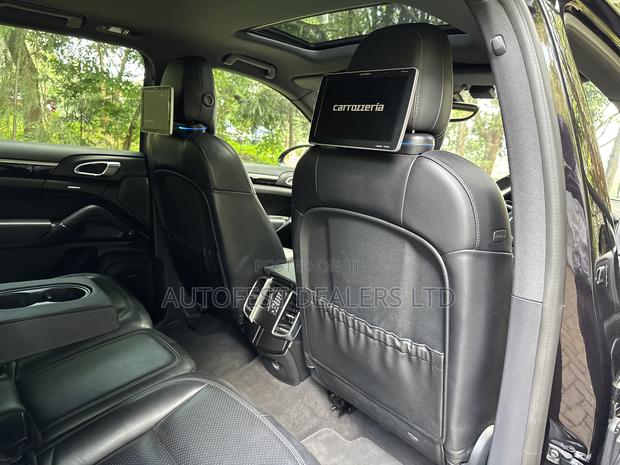 Porsche Cayenne Platinum Edition AWD 2018 Black