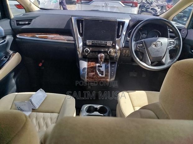 Toyota Alphard 2019 Black
