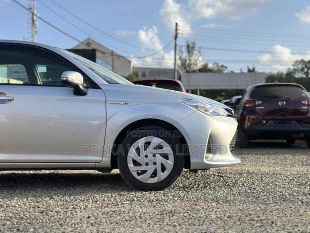 Toyota Corolla Fielder 1.5 Hybrid FWD 2018 Silver