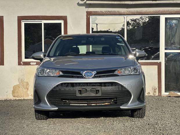 Toyota Corolla Fielder 1.5 Hybrid FWD 2018 Silver