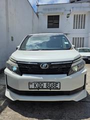 Toyota Voxy 2017 White for sale