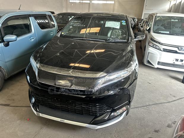 Toyota Harrier 2.0 4WD 2020 Black