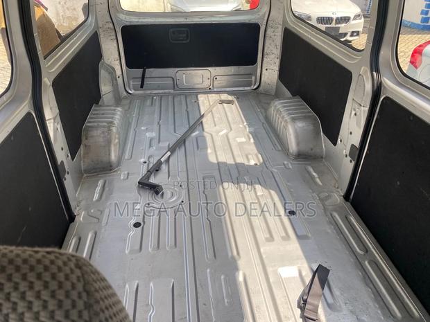Nissan NV350 2018 Silver