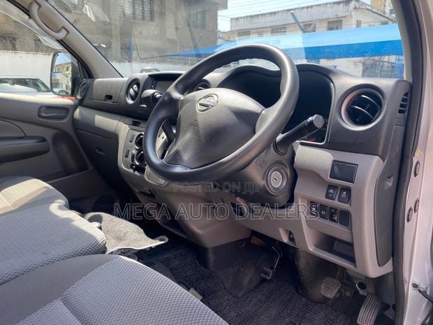 Nissan NV350 2018 Silver
