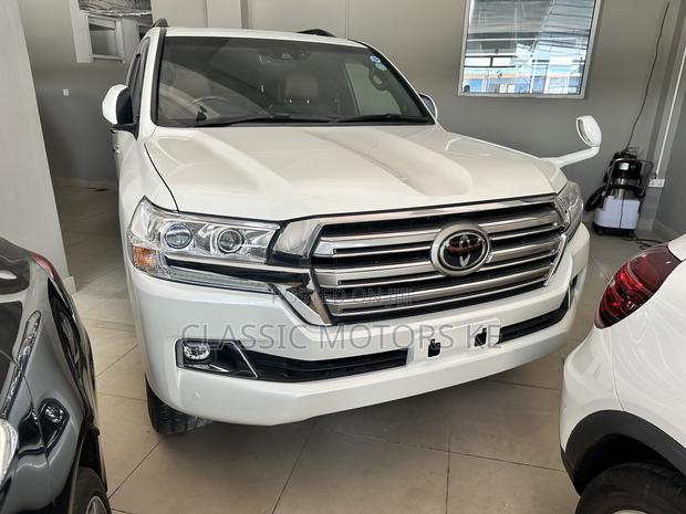 Toyota Land Cruiser 2020 White