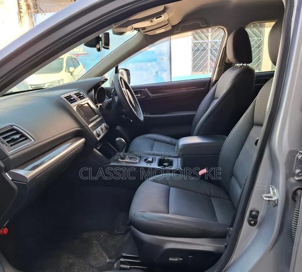 Subaru Outback 2.5i AWD 2019 Gold