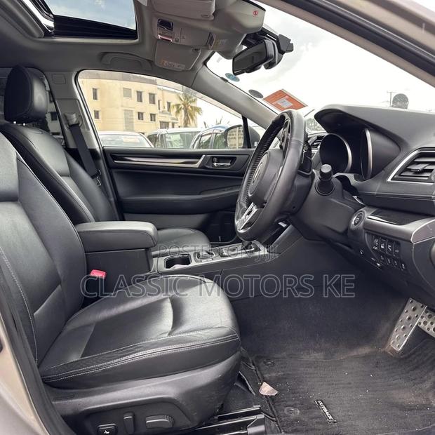 Subaru Outback 2.5i Limited AWD 2018 Gold