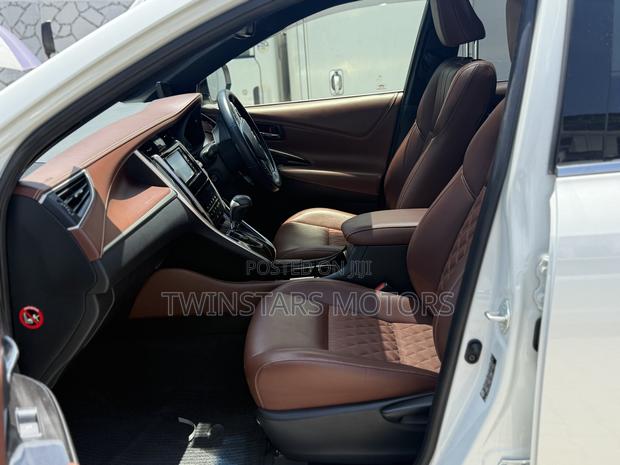 Toyota Harrier 2.0 4WD 2018 Pearl