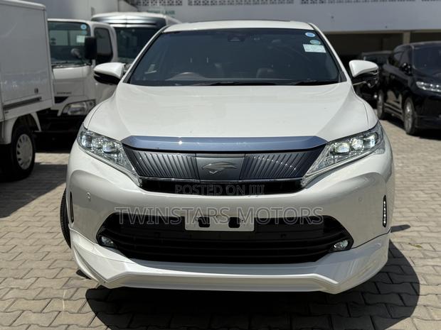 Toyota Harrier 2.0 4WD 2018 Pearl