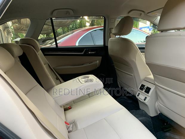 Subaru Outback 2.5i AWD 2018 Red