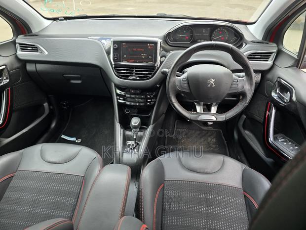 Peugeot 208 2019 Red