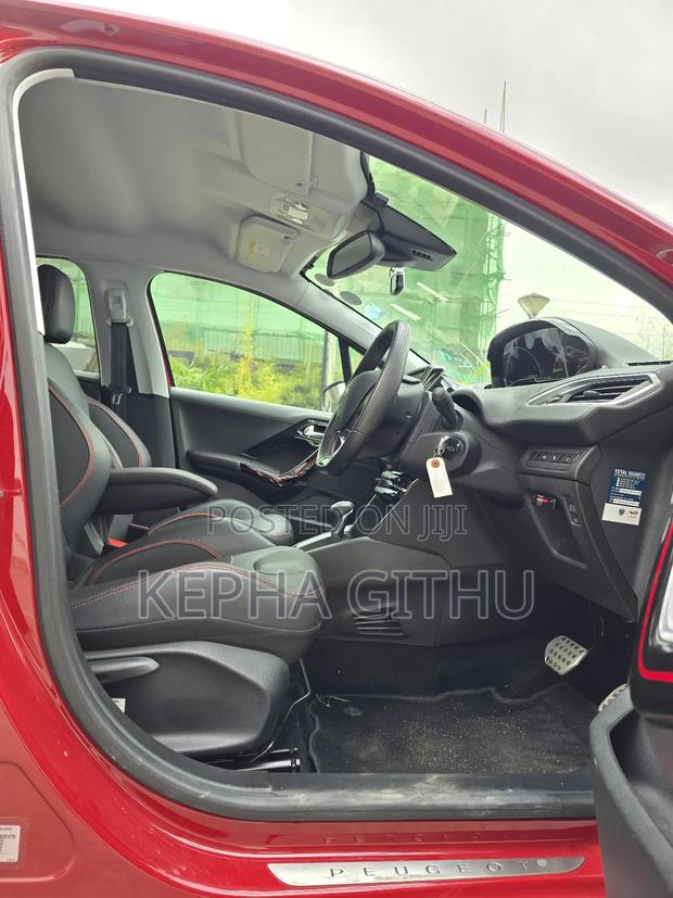 Peugeot 208 2019 Red