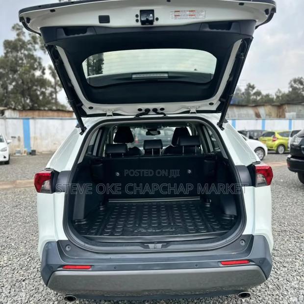 Toyota RAV4 2019 White