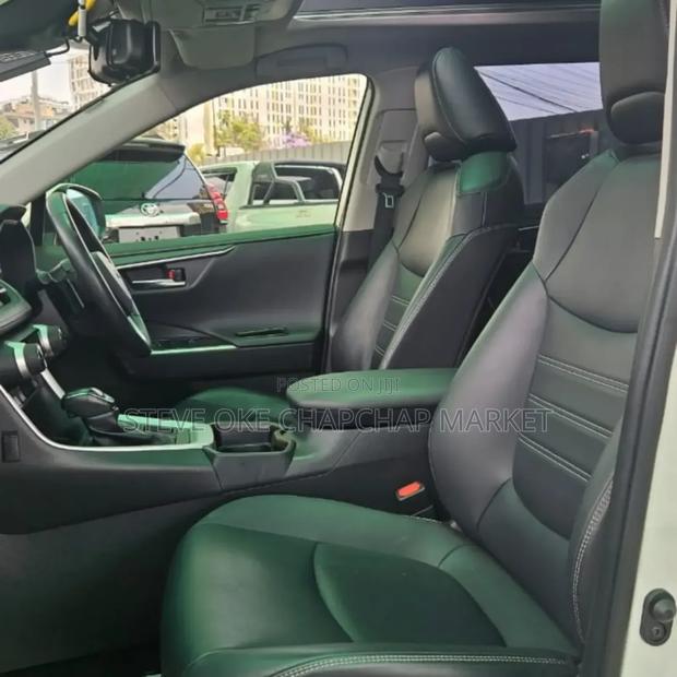 Toyota RAV4 2020 White