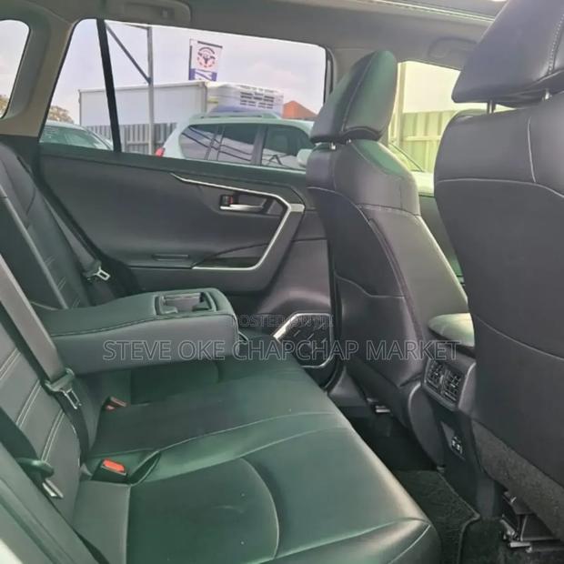 Toyota RAV4 2020 White
