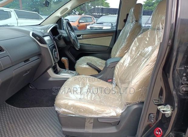 Isuzu MU-X 3.0 Ddi VGS 2015 Black