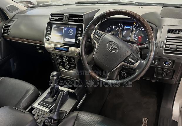 Toyota Land Cruiser Prado 3.0 172hp 2019 Silver
