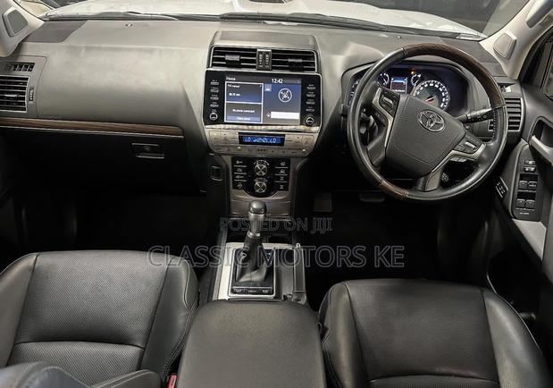 Toyota Land Cruiser Prado 3.0 172hp 2019 Silver